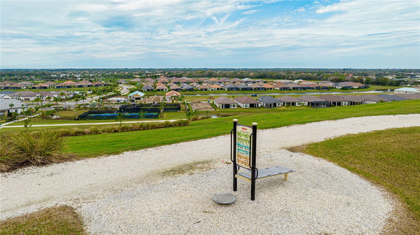 GRANDVIEW AT THE HEIGHTS - Residential Lease