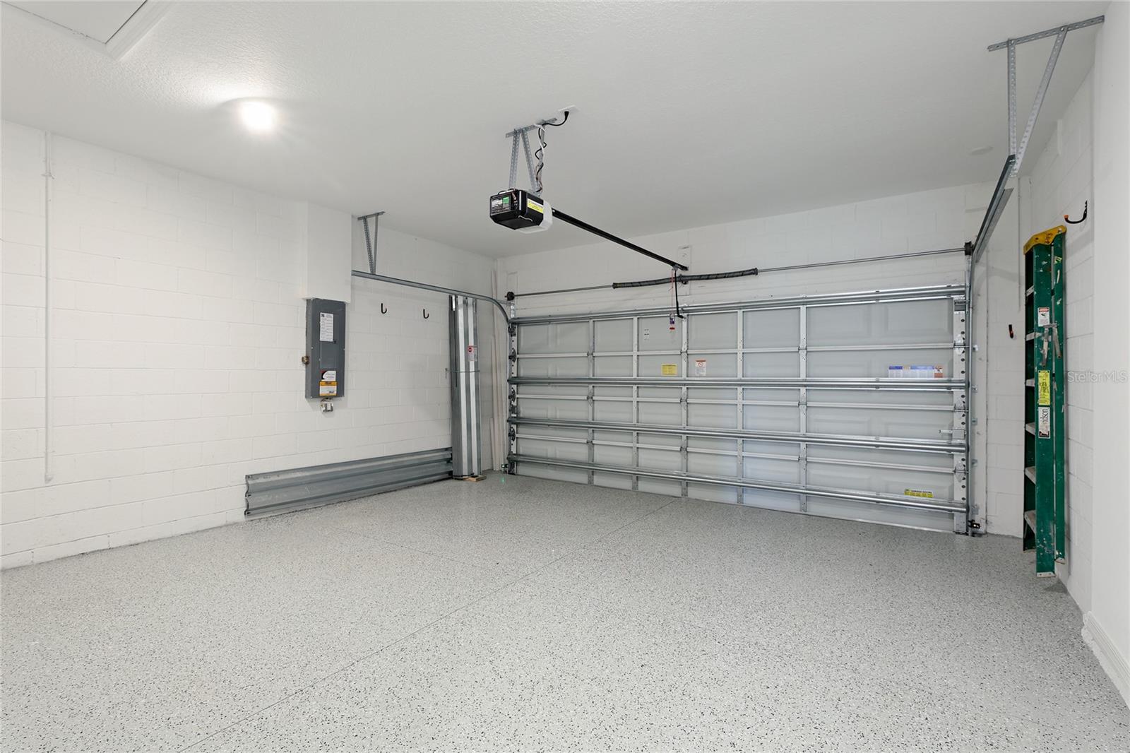 GRANDVIEW AT THE HEIGHTS - Residential Lease