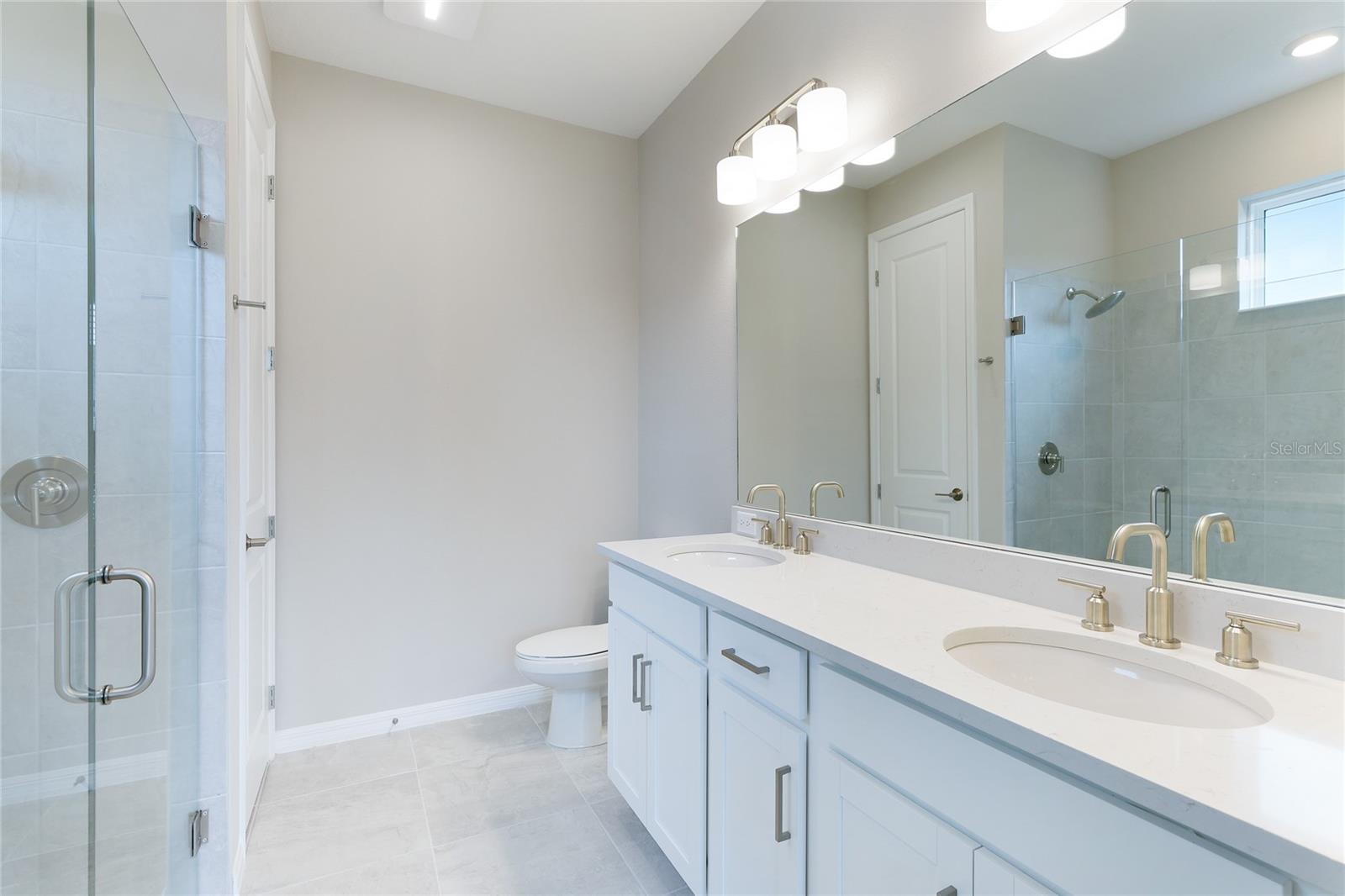 GRANDVIEW AT THE HEIGHTS - Residential Lease