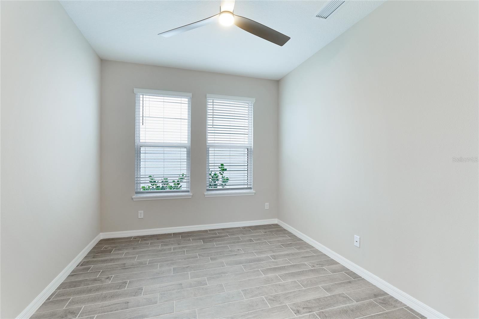 GRANDVIEW AT THE HEIGHTS - Residential Lease