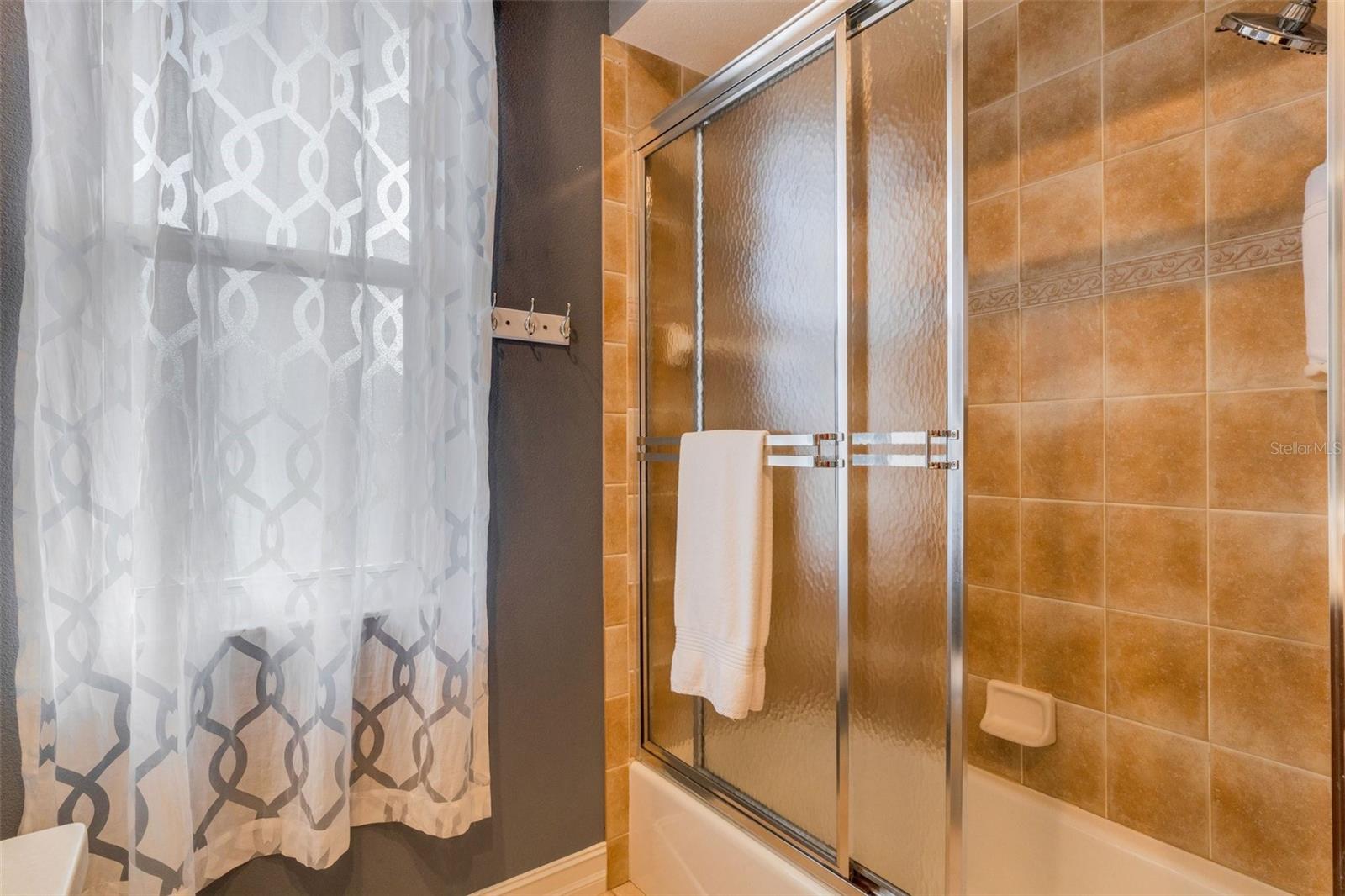 EDGEMONT - Residential Lease