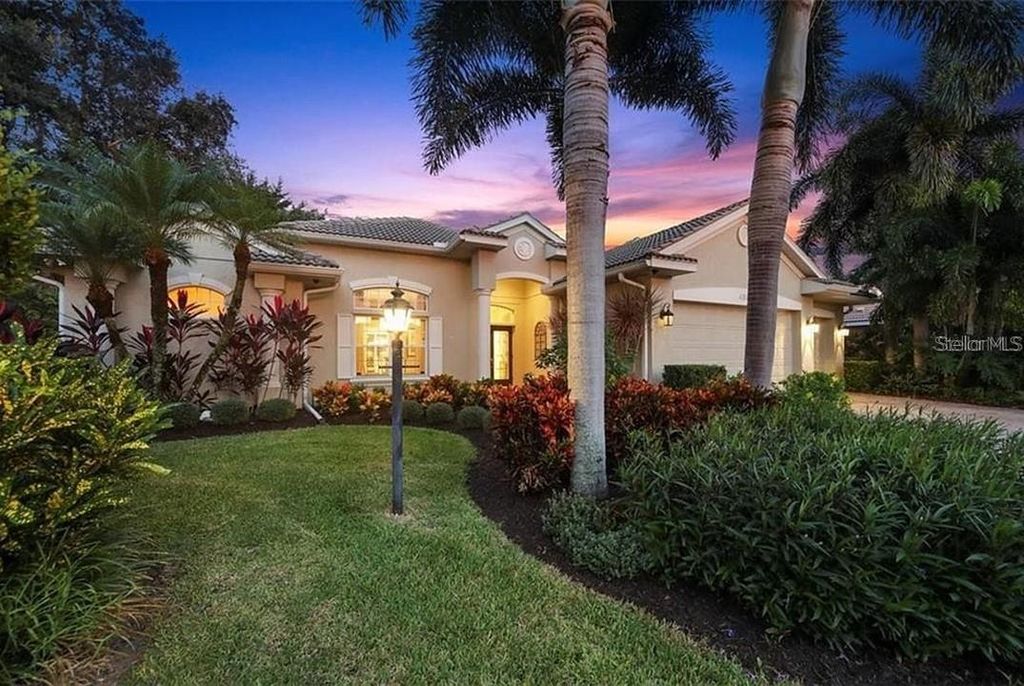 Photo of 4801 Edgemont Court, Sarasota, FL 34233 (MLS # A4682301)