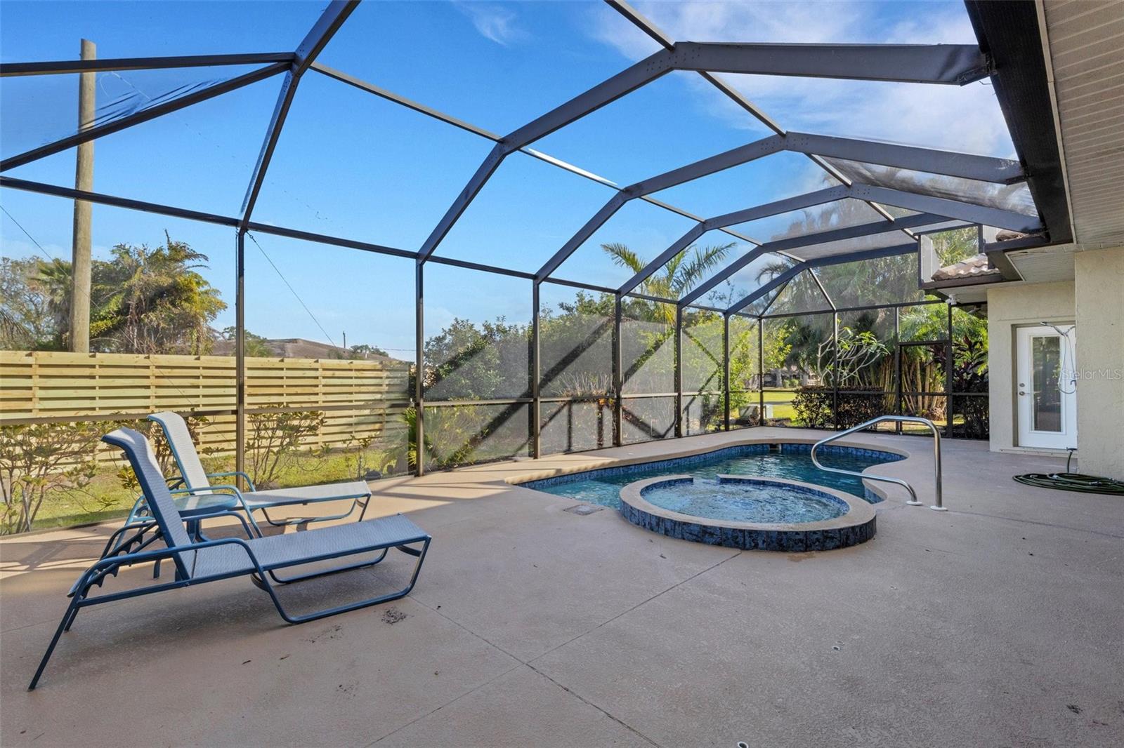 EDGEMONT - Residential Lease