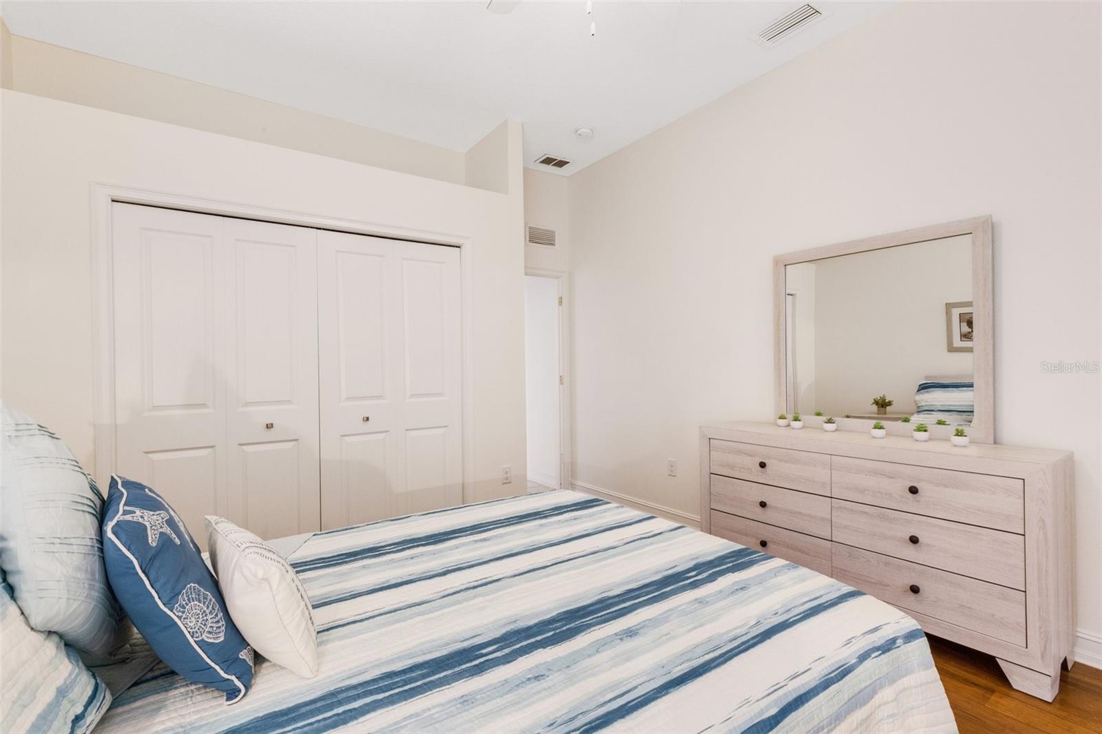 EDGEMONT - Residential Lease