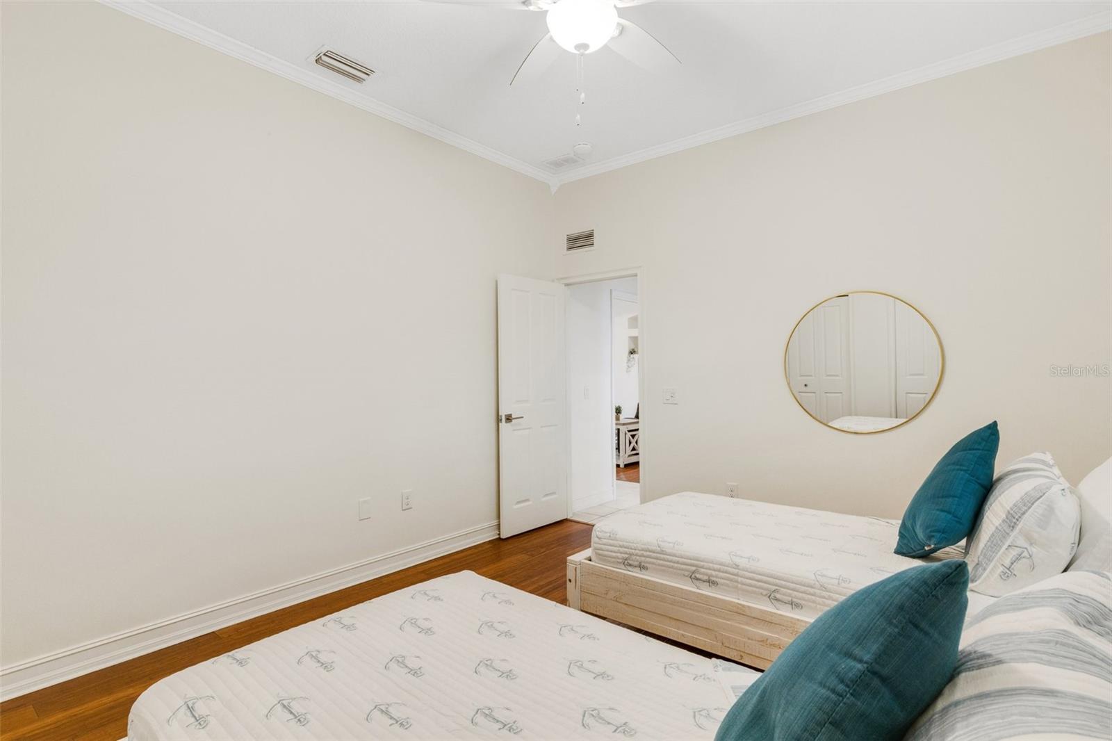 EDGEMONT - Residential Lease