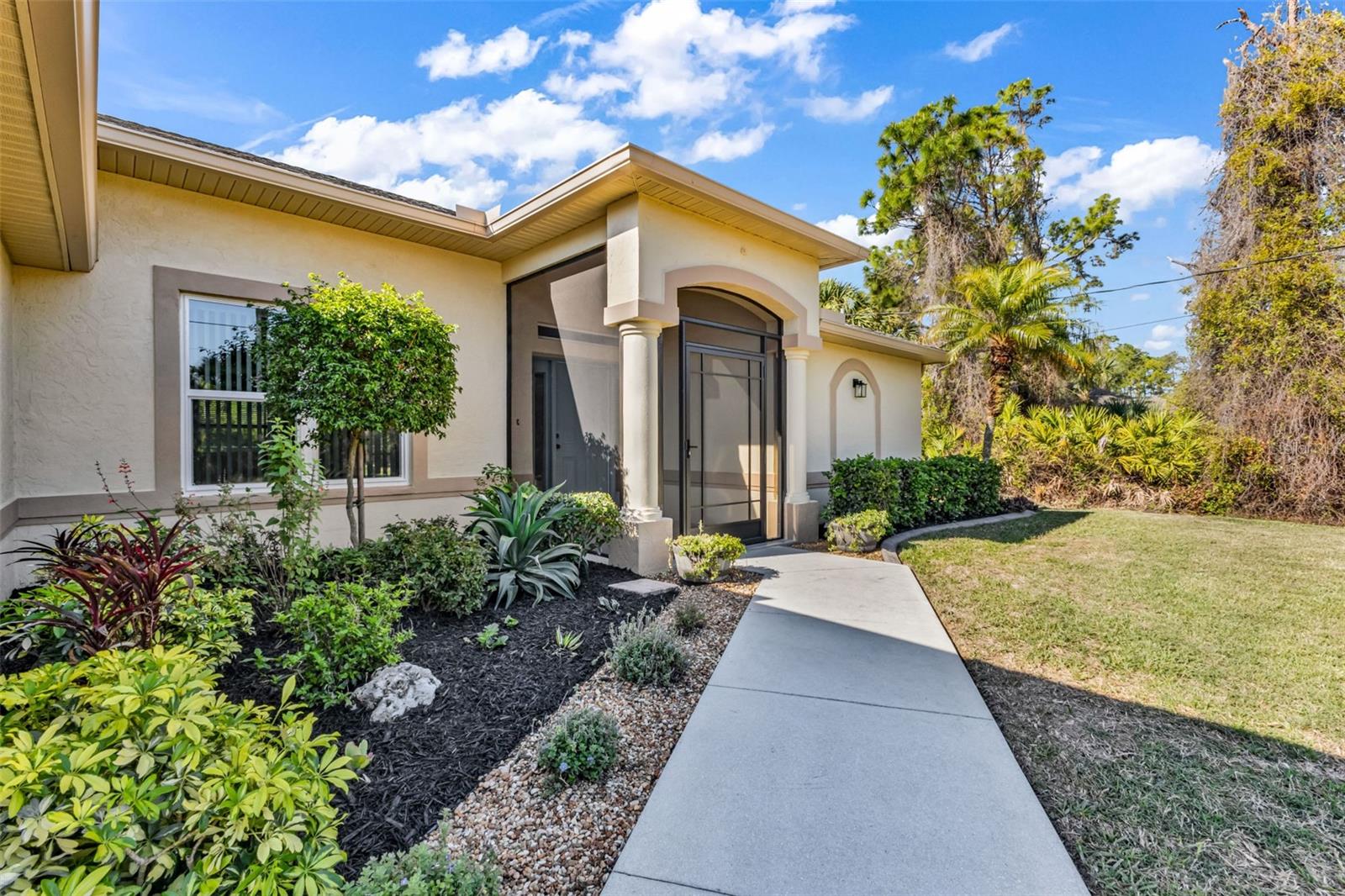 2485 TRAVERSE AVENUE