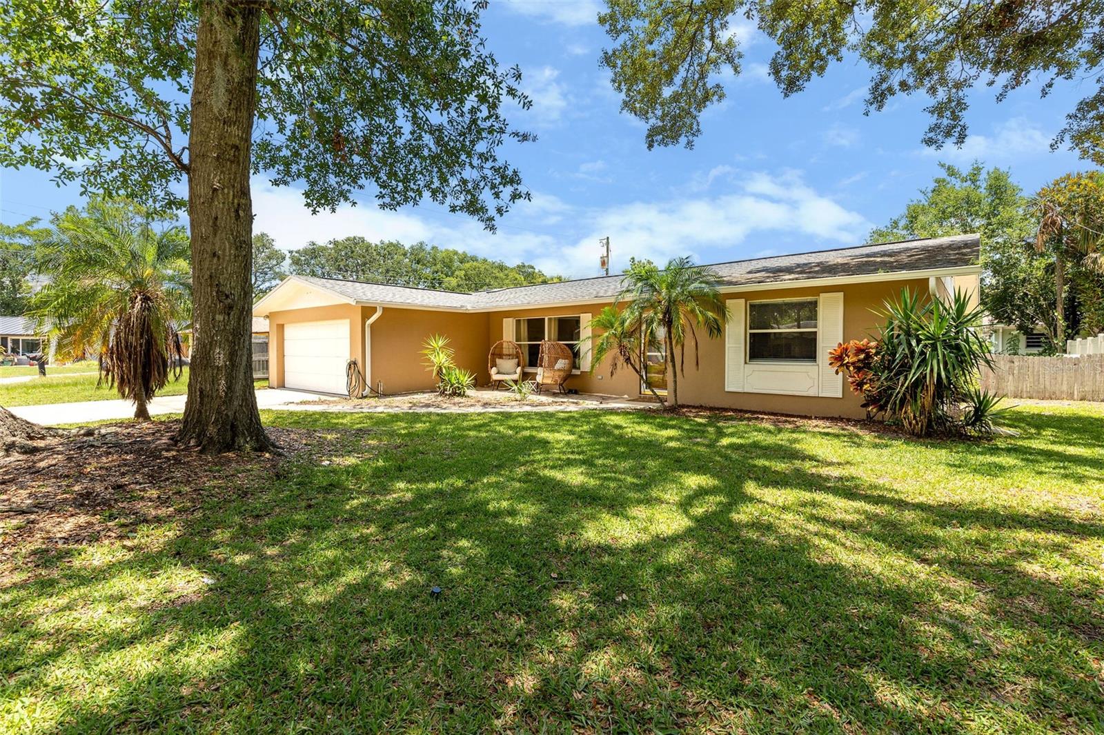 833 LUCERNE CIRCLE
