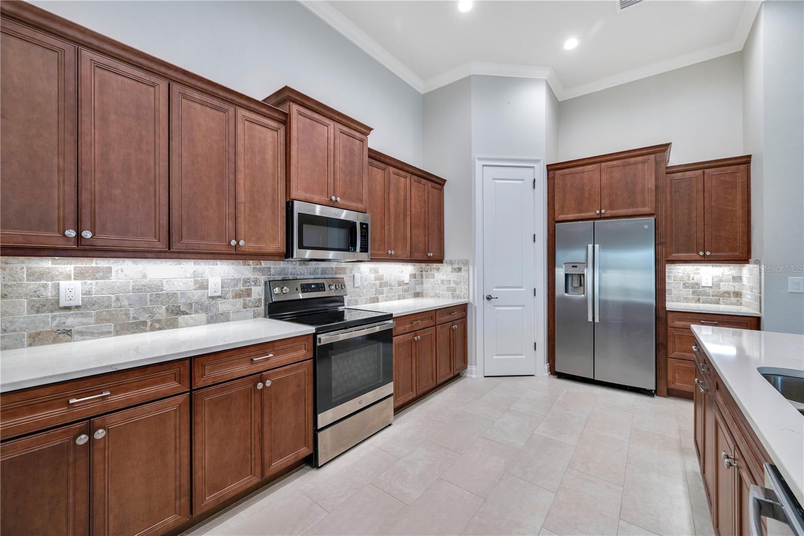 LAKE JAMES PH 4 - Residential