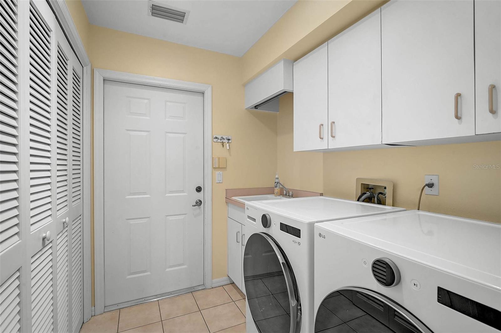 LINKS AT PALM-AIRE - Residential