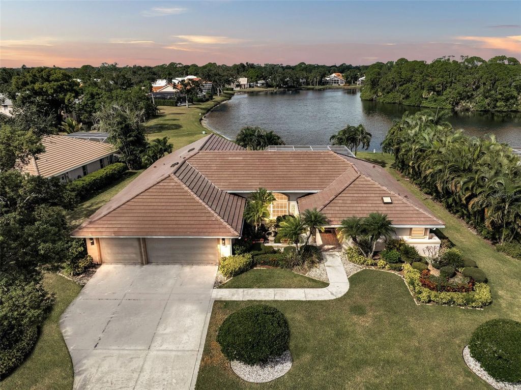 Photo of 7570 Links Court, Sarasota, FL 34243 (MLS # A4671578)