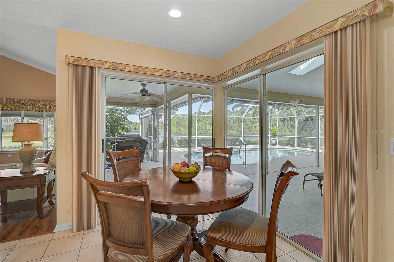 LINKS AT PALM-AIRE - Residential