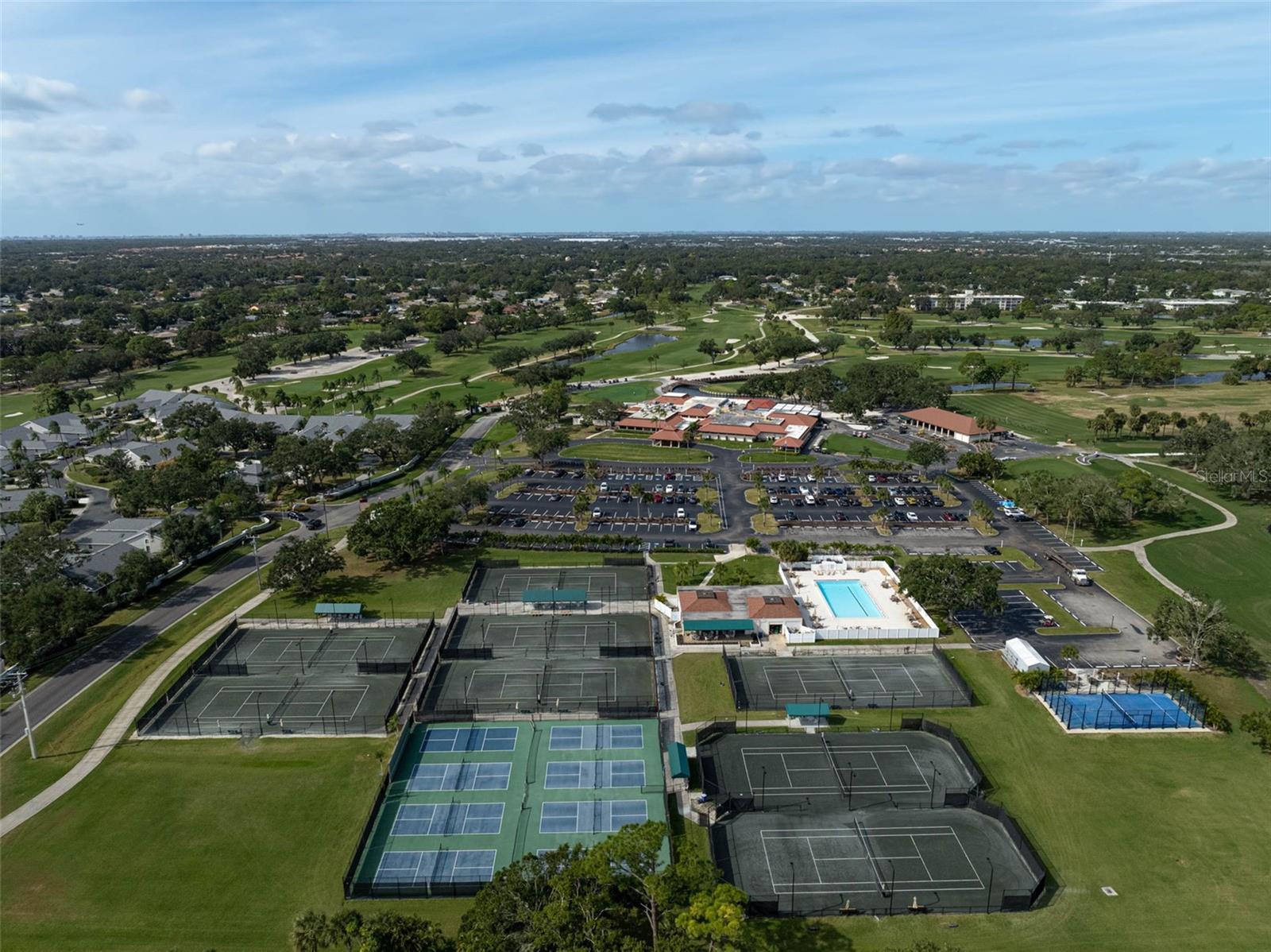 LINKS AT PALM-AIRE - Residential