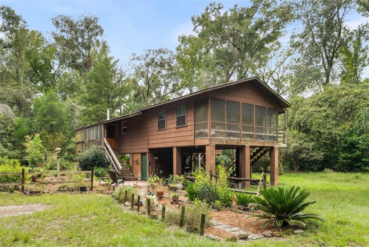 Photo 1 of 31 — 568 SW RATTLESNAKE GLEN, FORT WHITE, FL 32038