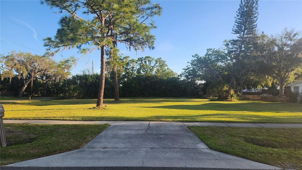 Photo of 4th Ave SW, Ruskin, FL 33570 (MLS # TB8501104)