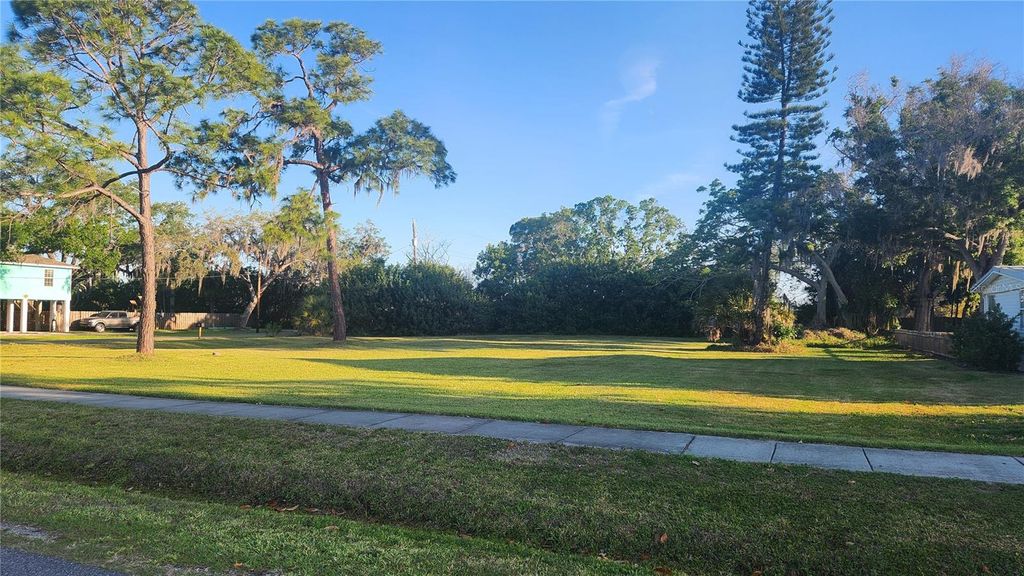 Photo of 4th Ave SW, Ruskin, FL 33570 (MLS # TB8501104)