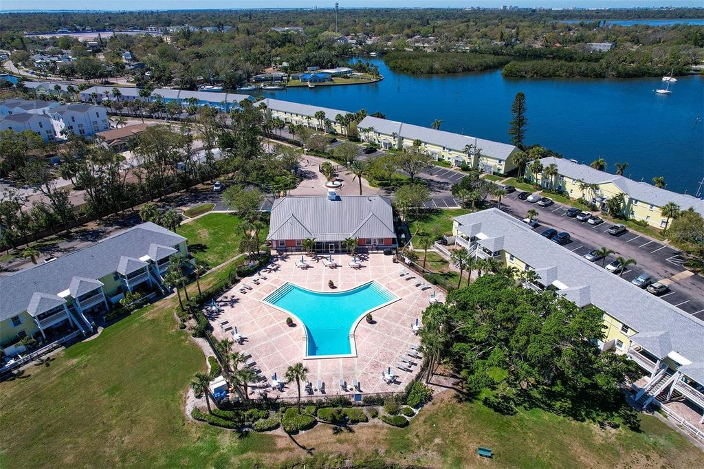 Photo of 249 Pompano Drive SE #D, St Petersburg, FL 33705 (MLS # L4959827)