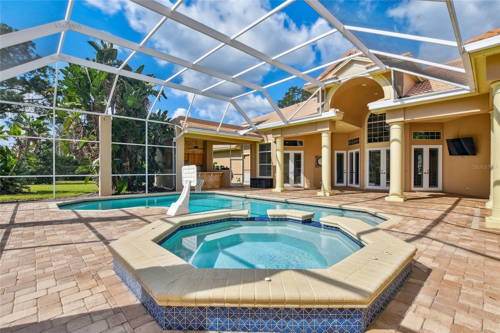 AVILA UNIT 4 - Residential