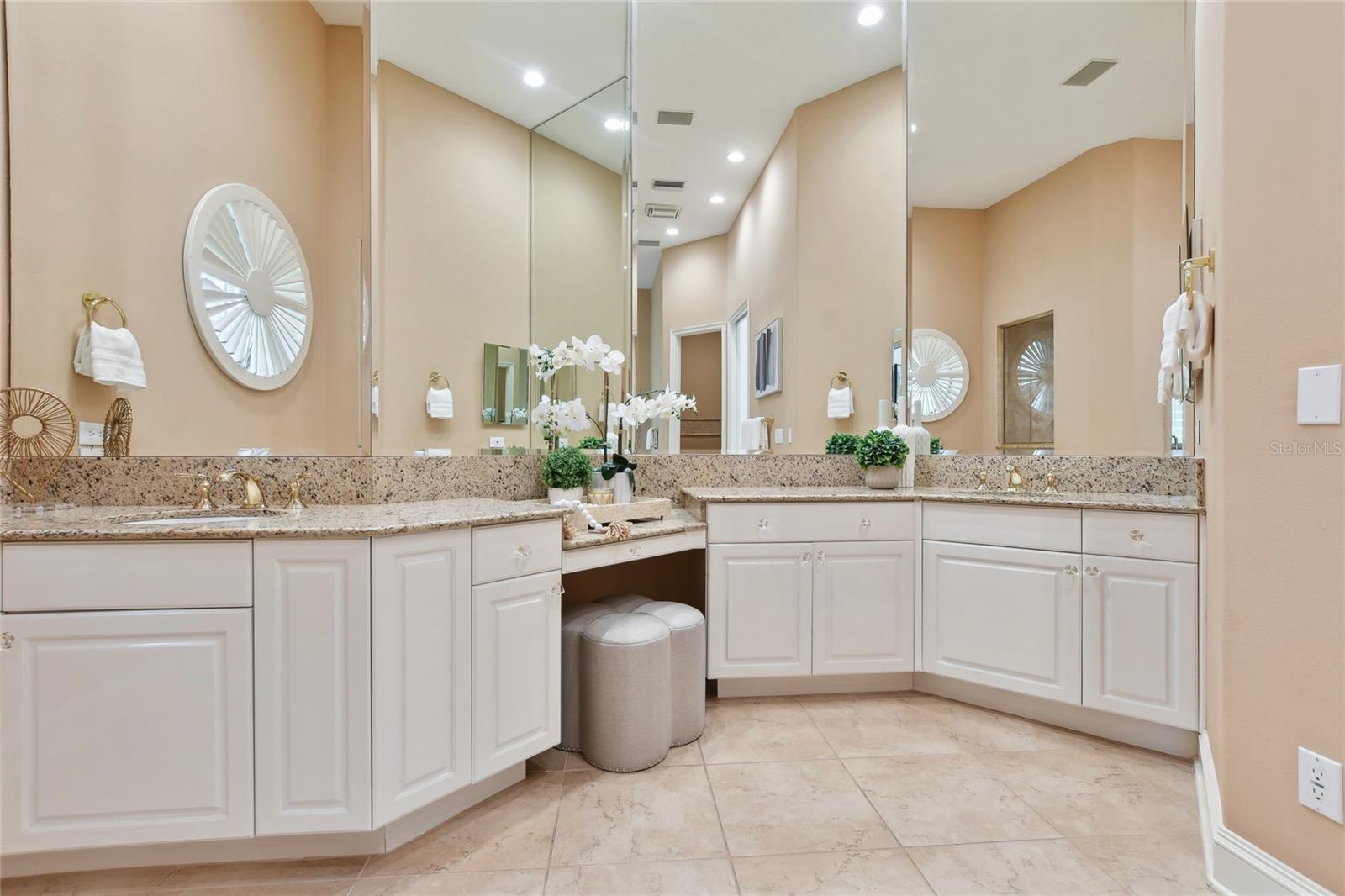 AVILA UNIT 4 - Residential