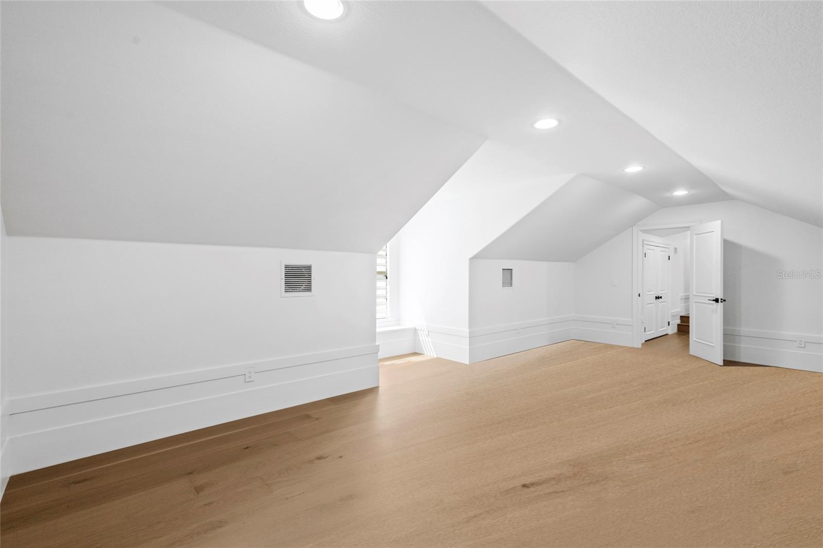 KEENES POINTE 46/104 - Residential