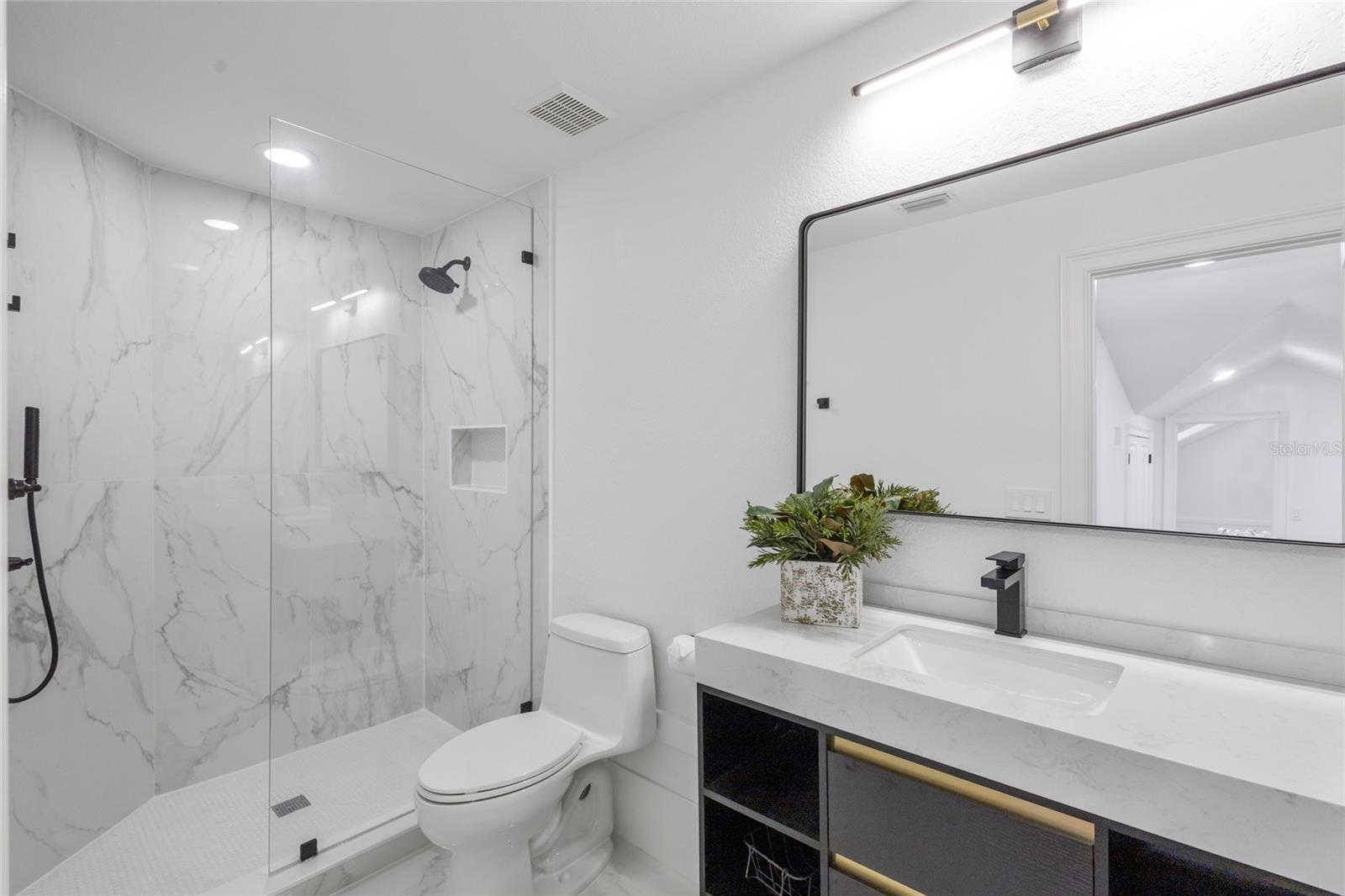 KEENES POINTE 46/104 - Residential