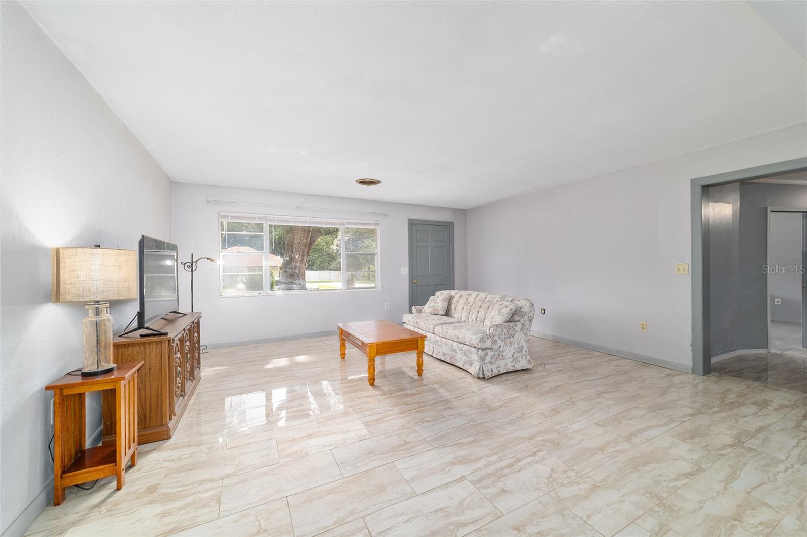 2904 NE 25TH COURT