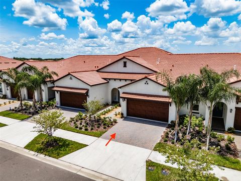 A home in WIMAUMA