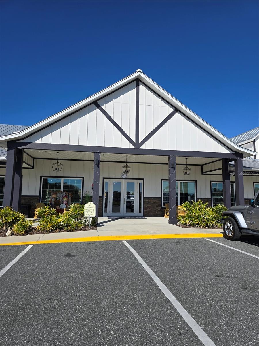 CHAMPIONS RUN OCALA LUXURY RV RESORT - Land