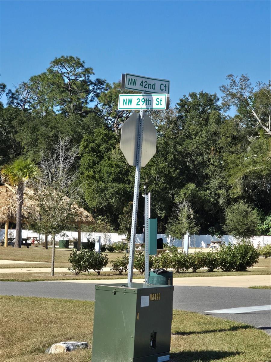 CHAMPIONS RUN OCALA LUXURY RV RESORT - Land