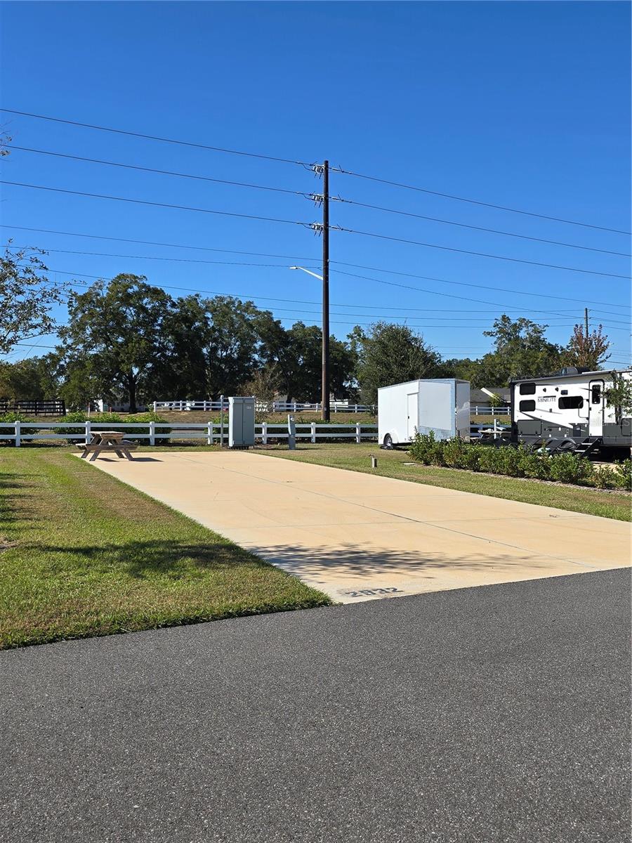 CHAMPIONS RUN OCALA LUXURY RV RESORT - Land