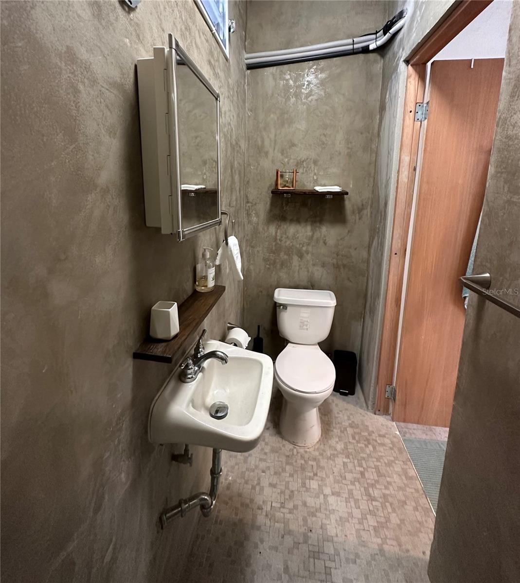 VILLA PALMERAS - Residential Lease