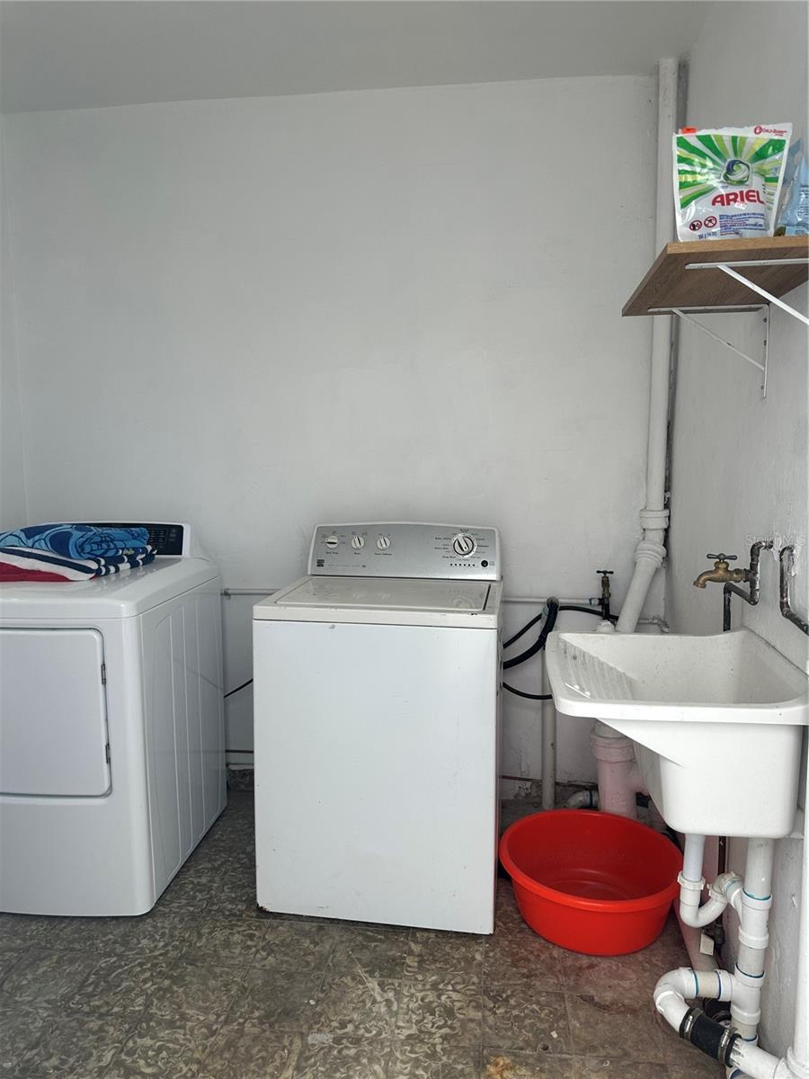 VILLA PALMERAS - Residential Lease