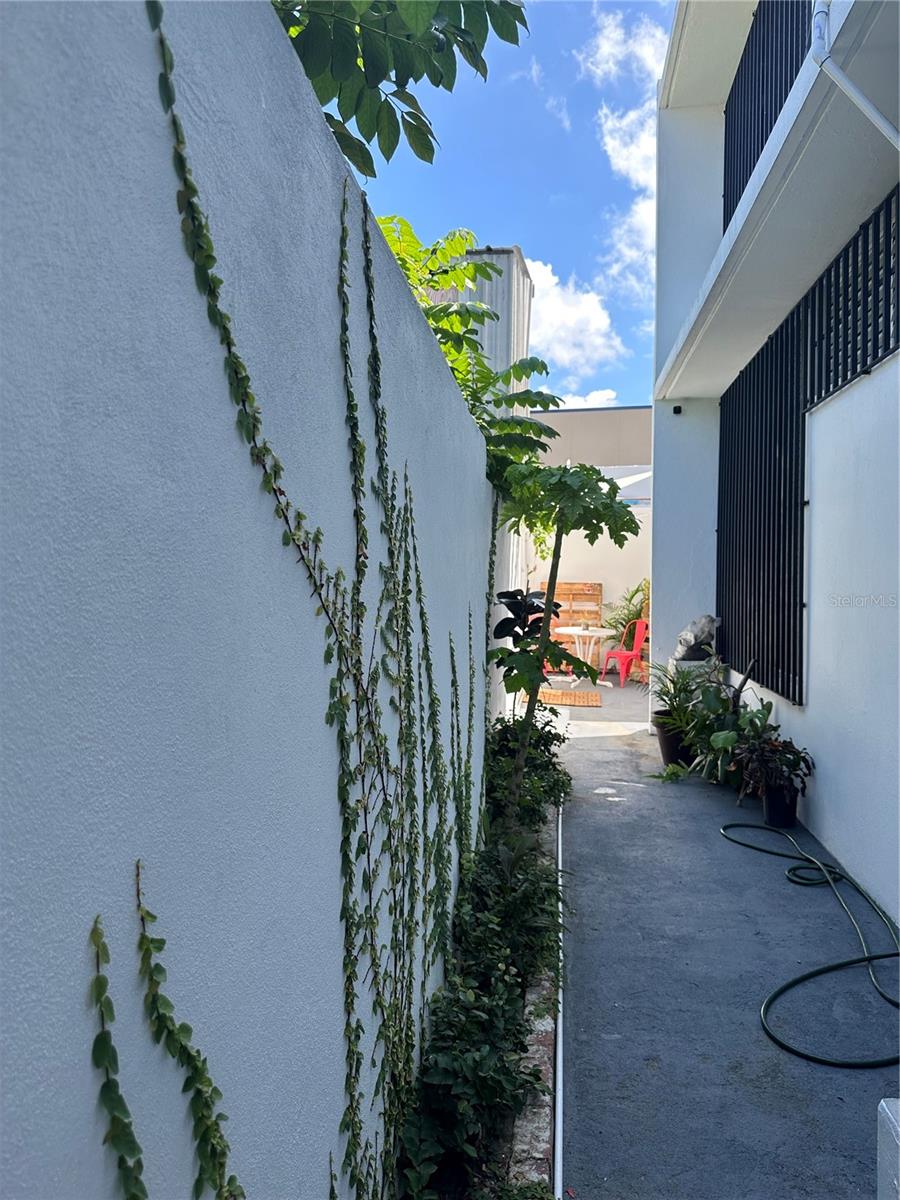 VILLA PALMERAS - Residential Lease