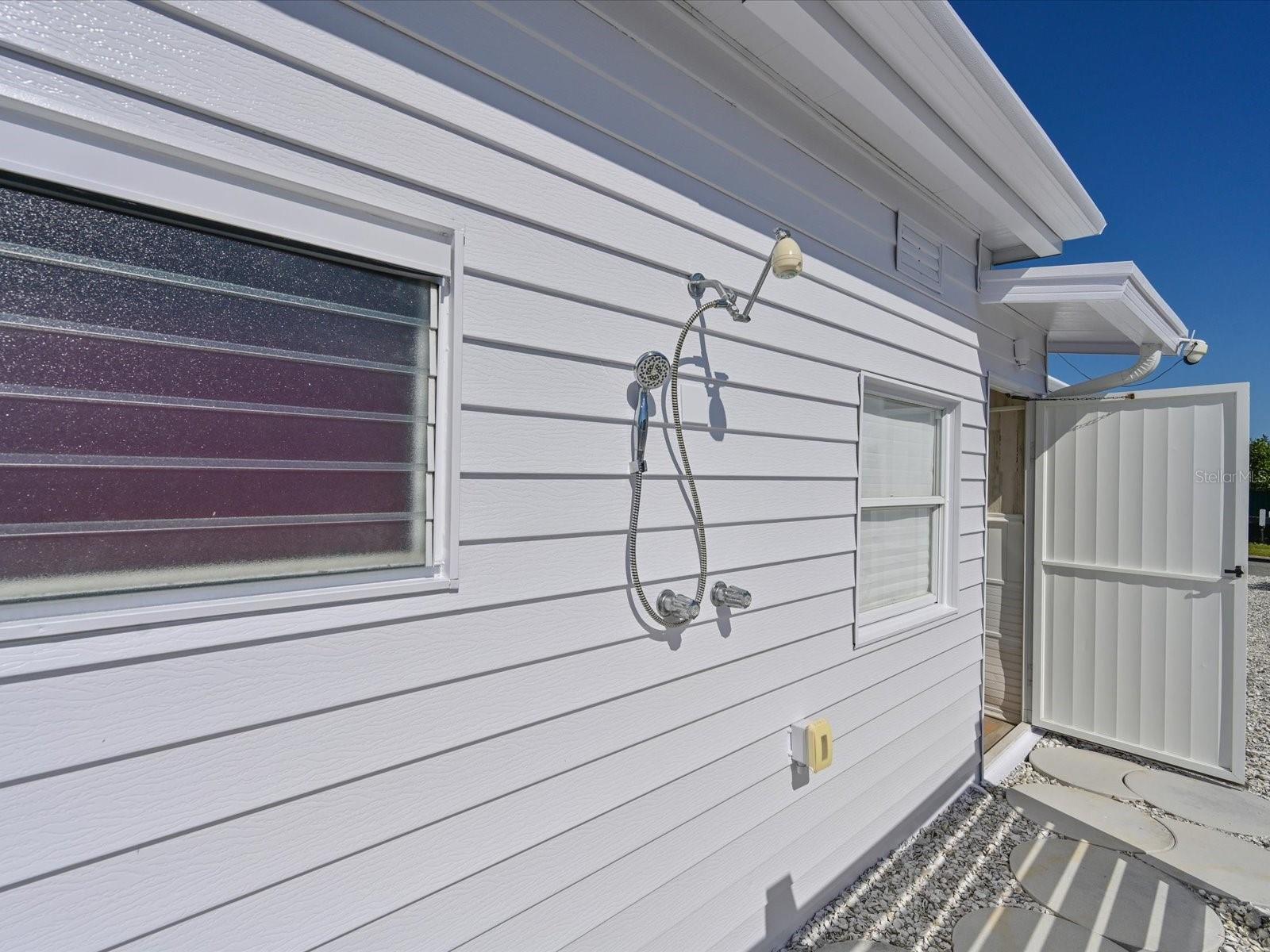 PALMA SOLA SHORES - Residential