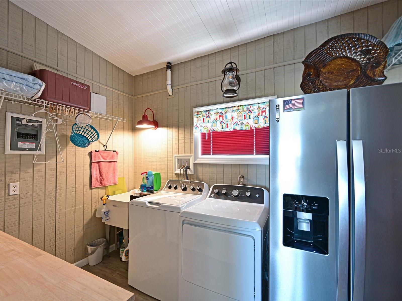 PALMA SOLA SHORES - Residential