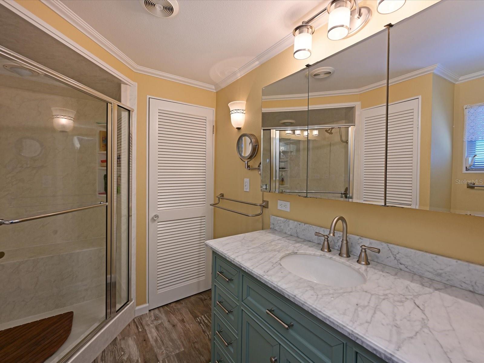 PALMA SOLA SHORES - Residential