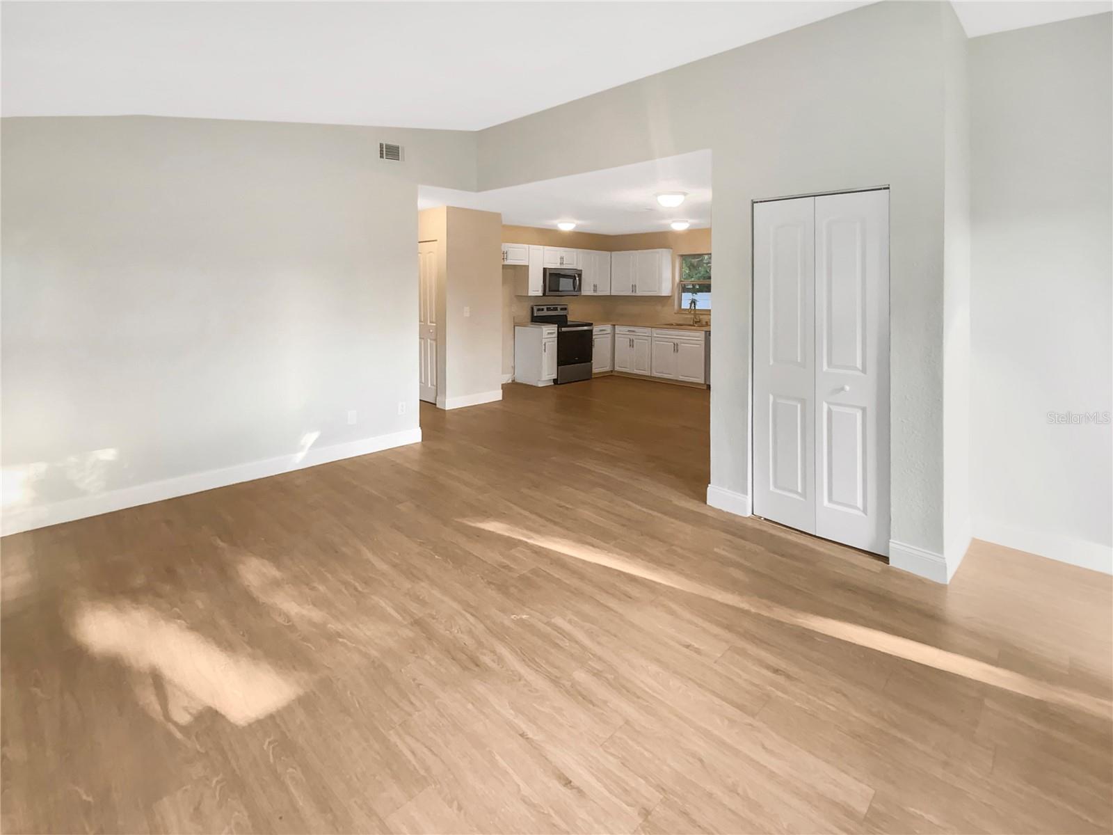 1736 TAYLOR LAKE PLACE