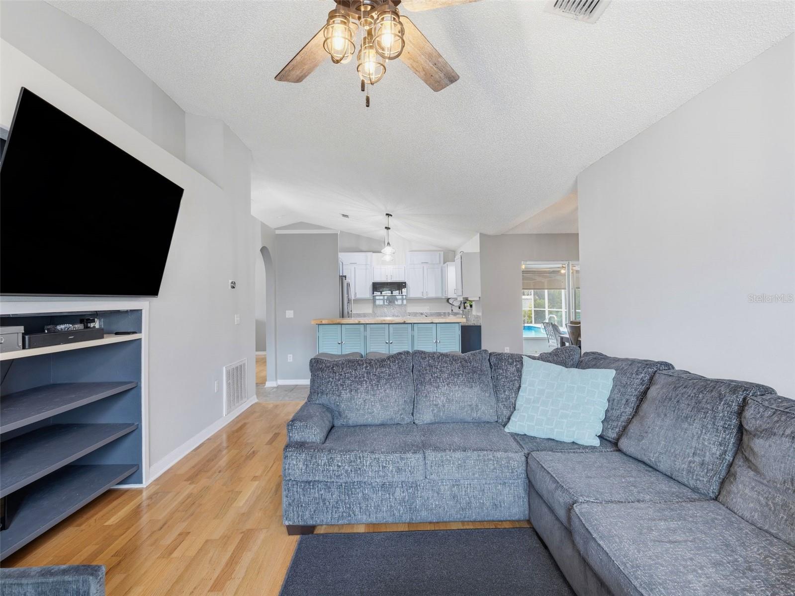 SPRING HILL - Residential