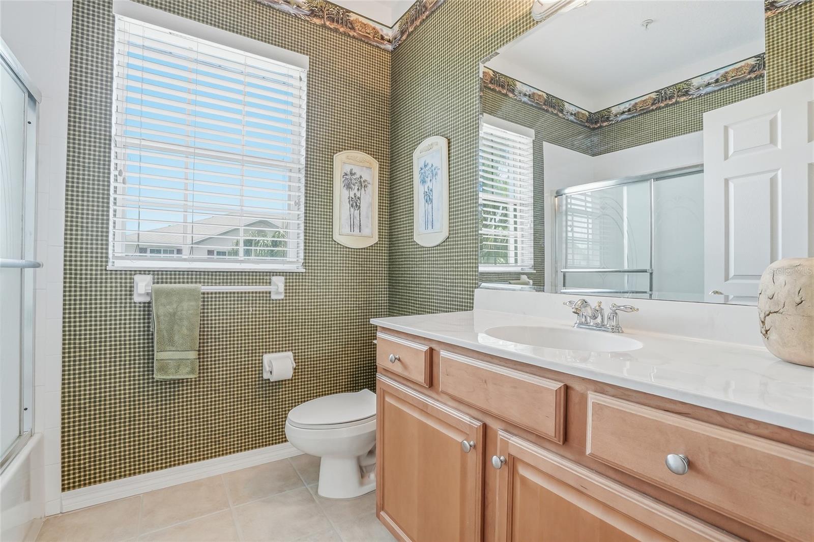 RIVERBAY TWNHMS PH ONE - Residential