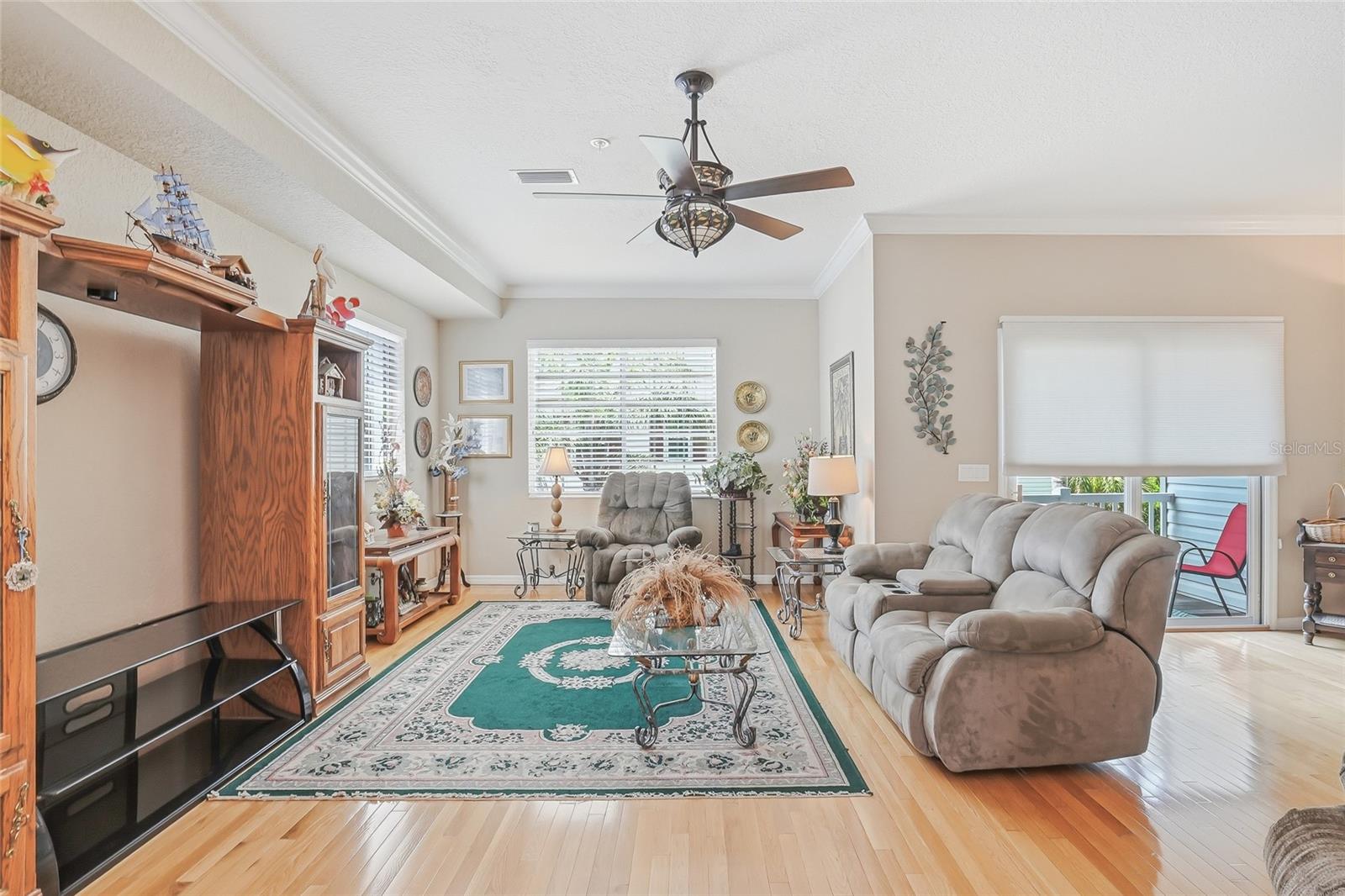 RIVERBAY TWNHMS PH ONE - Residential