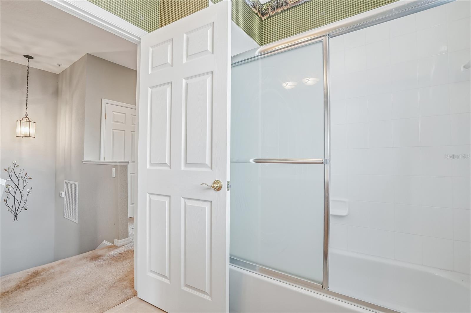 RIVERBAY TWNHMS PH ONE - Residential