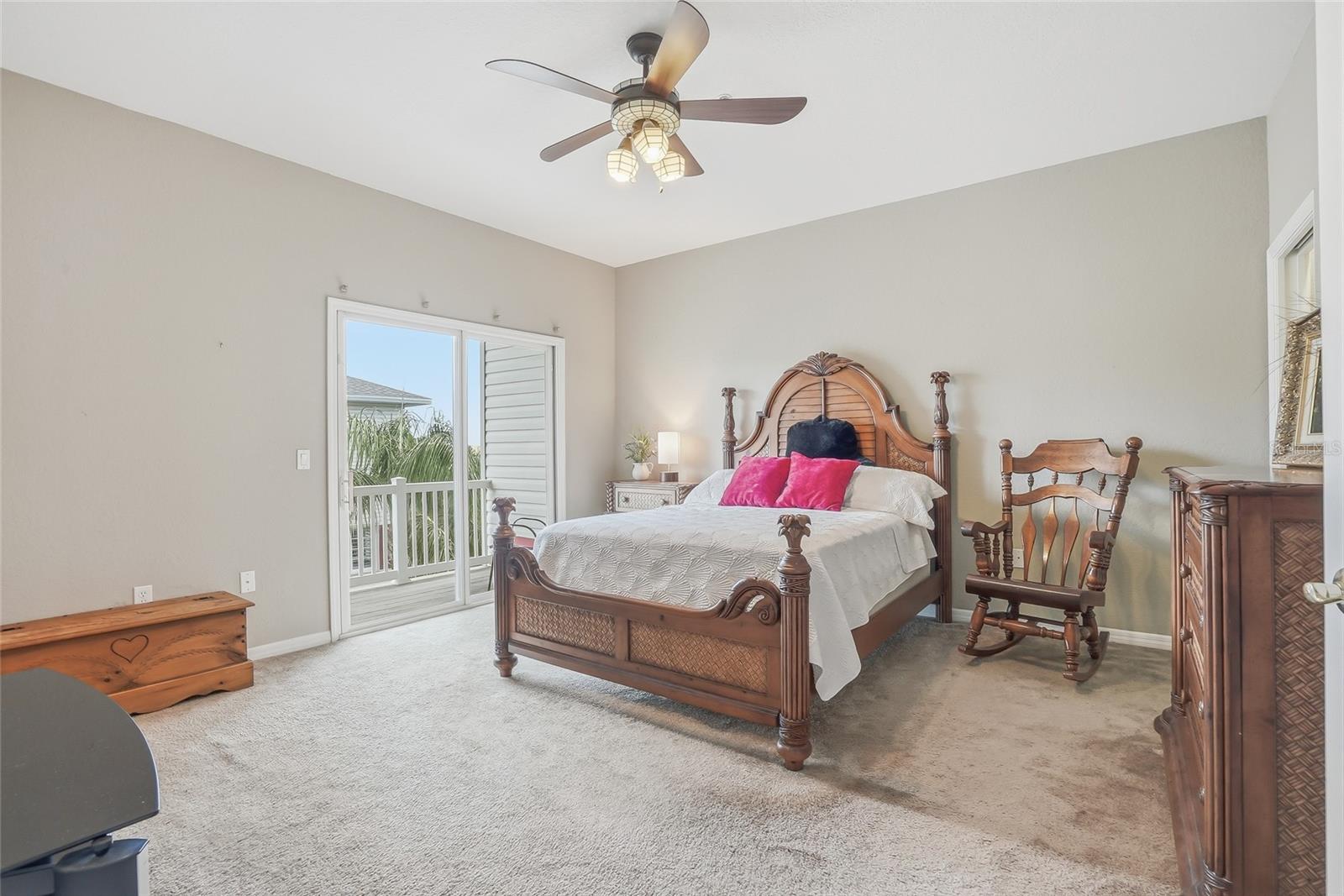 RIVERBAY TWNHMS PH ONE - Residential