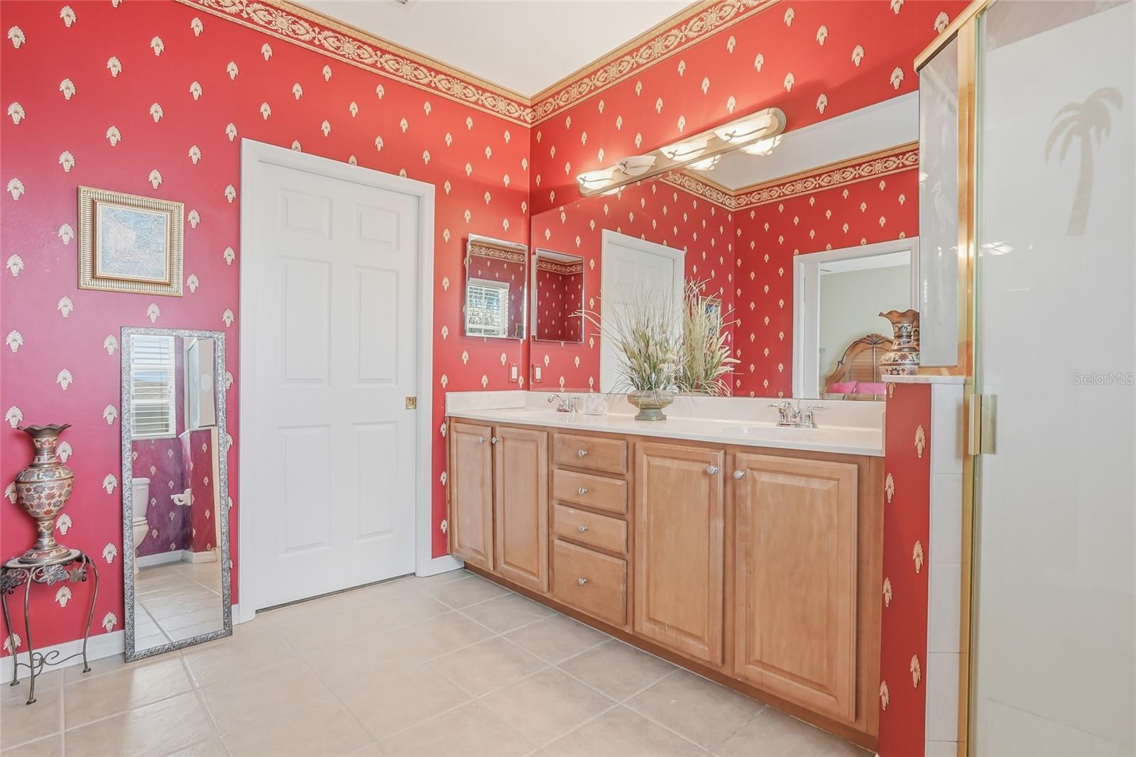 RIVERBAY TWNHMS PH ONE - Residential