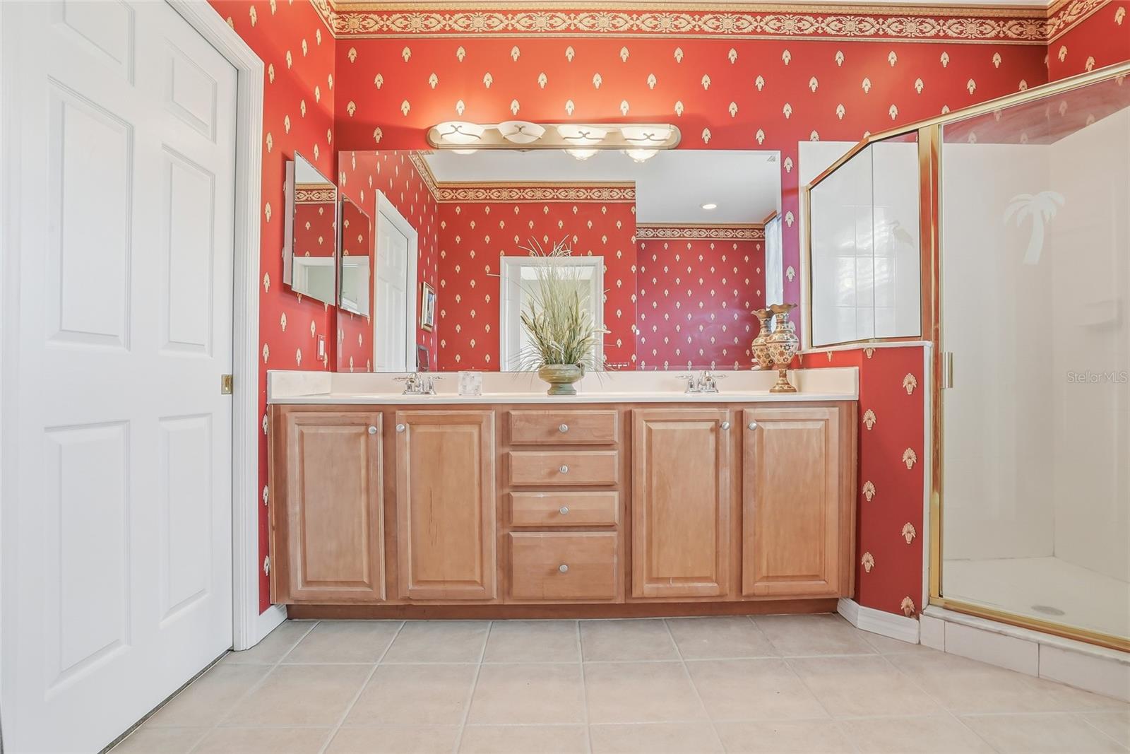 RIVERBAY TWNHMS PH ONE - Residential