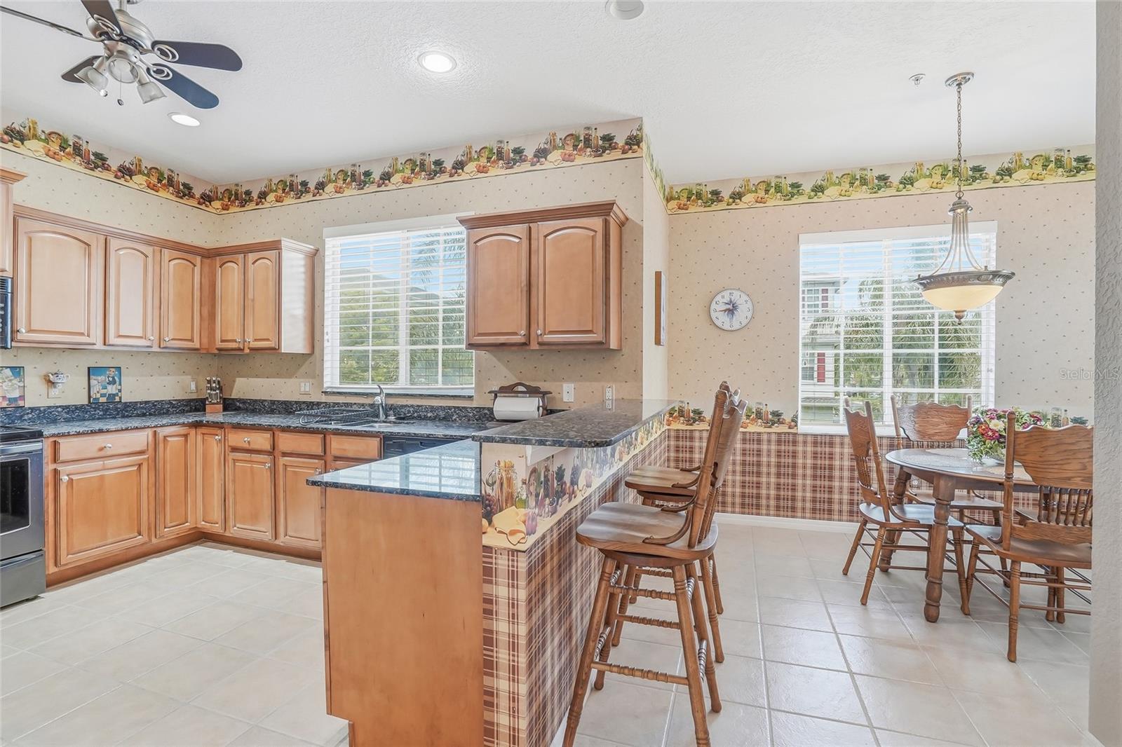 RIVERBAY TWNHMS PH ONE - Residential