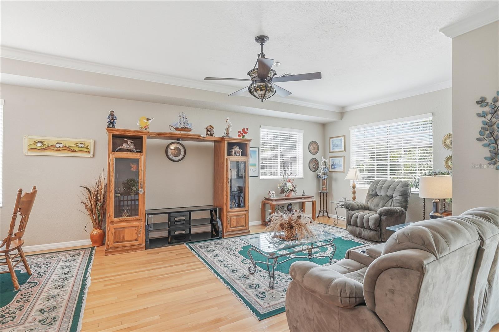 RIVERBAY TWNHMS PH ONE - Residential