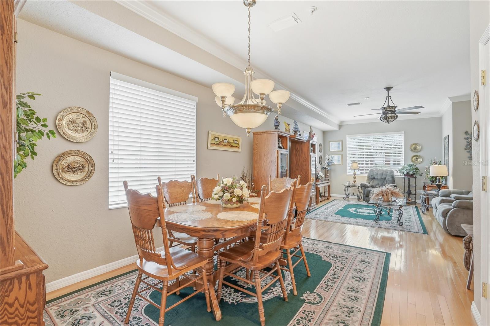 RIVERBAY TWNHMS PH ONE - Residential