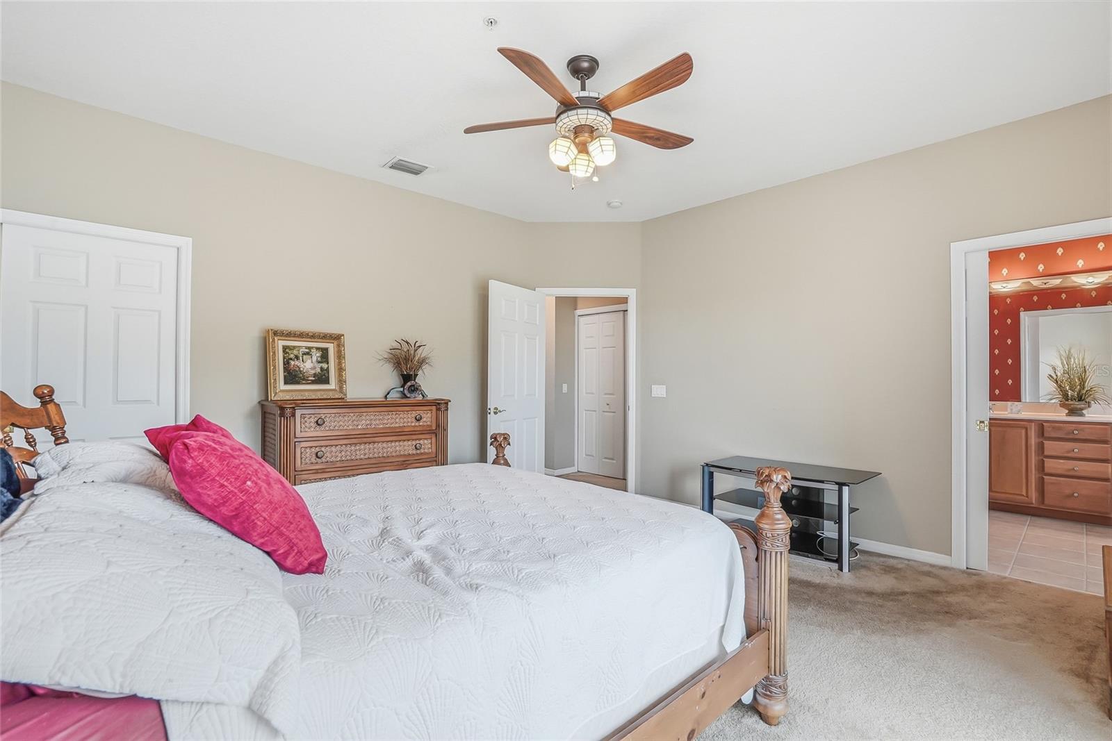 RIVERBAY TWNHMS PH ONE - Residential