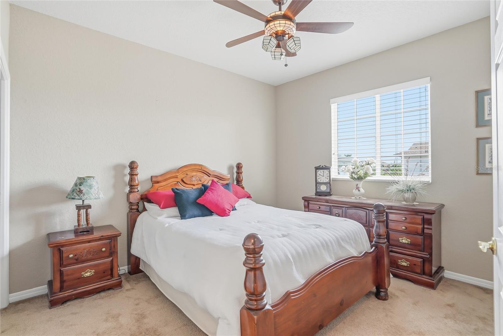 RIVERBAY TWNHMS PH ONE - Residential