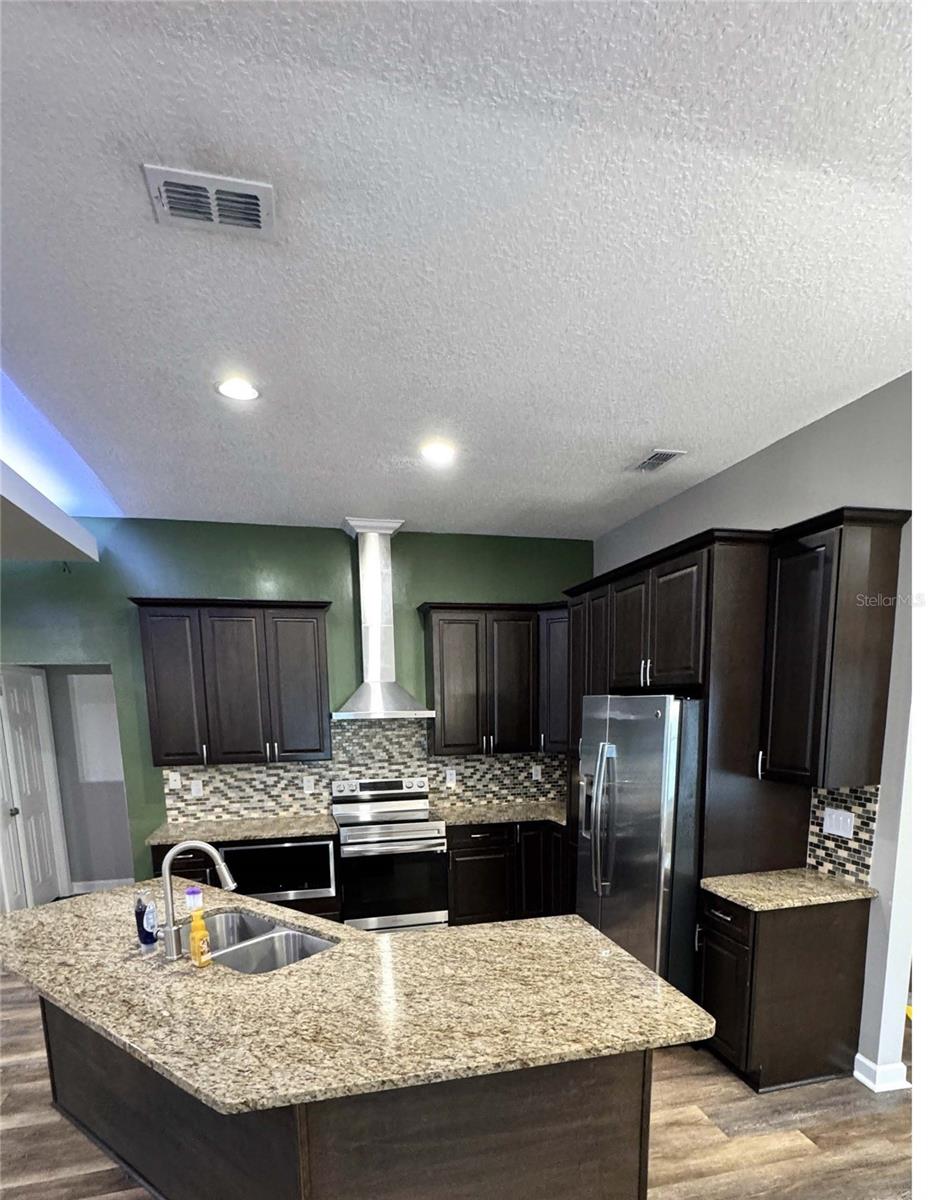 COACHMAN LAKES - Residential