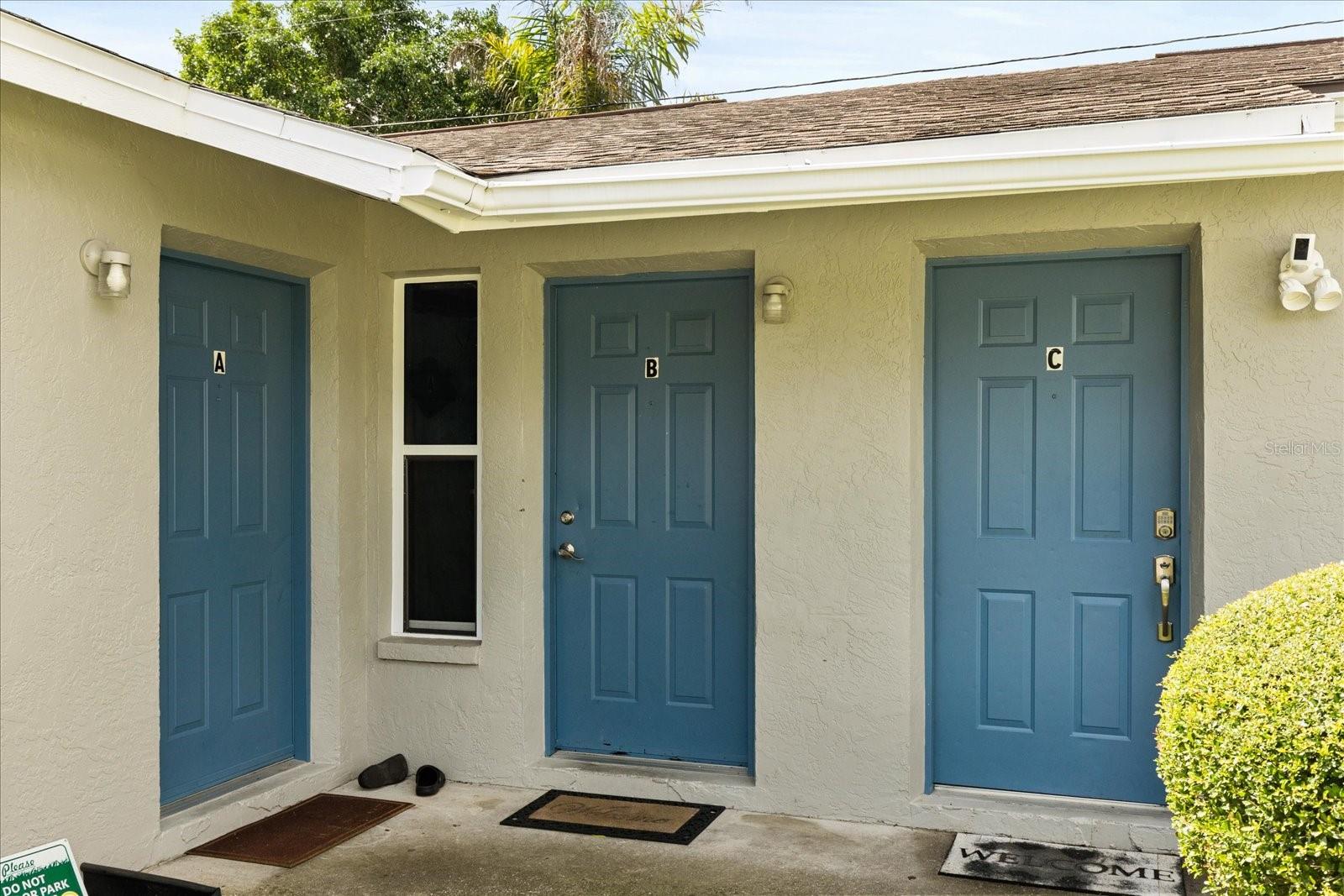 2711 SOUTH DRIVE